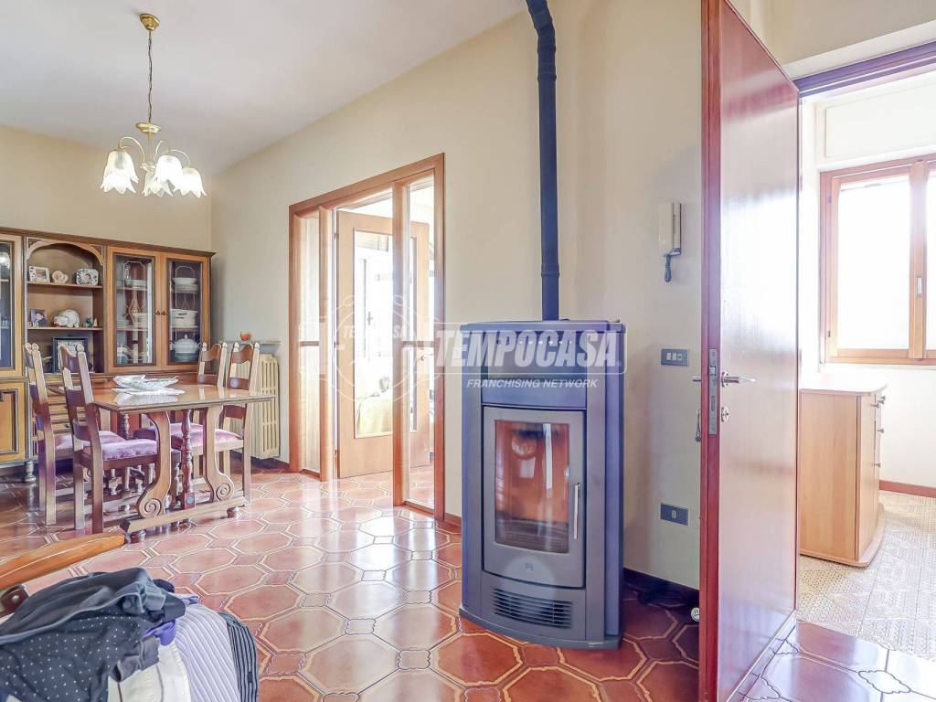 Villa a Borgomanero in Via Monsignore Cavigioli - Foto 4