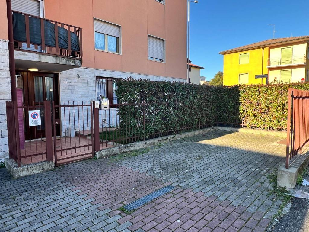 Appartamento a Dalmine in Via Sabbio - Foto 2