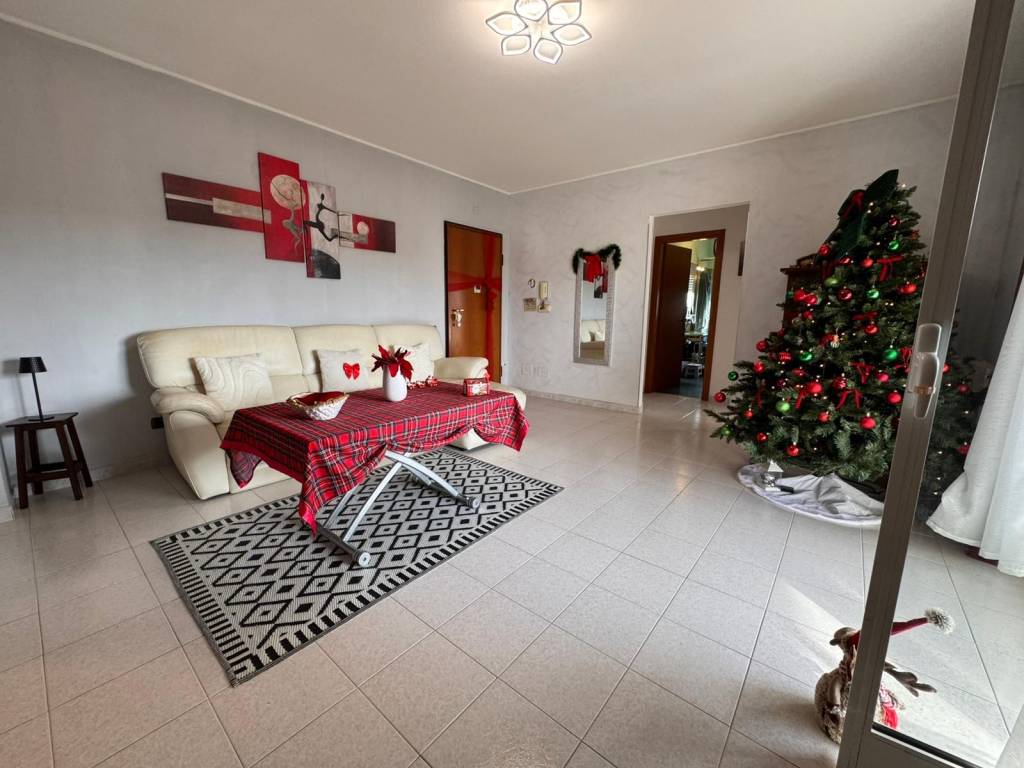 Appartamento a Latina in Via Pietro Antonio Locatelli - Foto 2