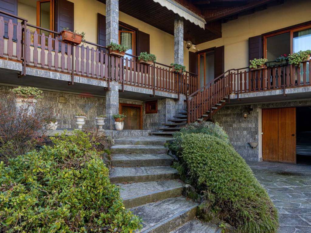 Villa a Cassago brianza in Via Alessandro Volta - Foto 2