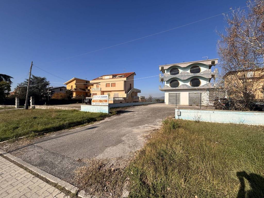 Palazzo / stabile a Flumeri in Contrada Tre Torri - Foto 2