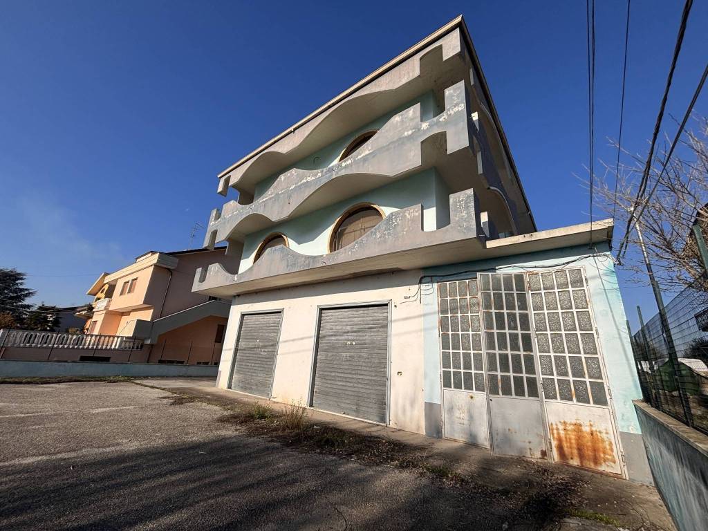 Palazzo / stabile a Flumeri in Contrada Tre Torri - Foto 3