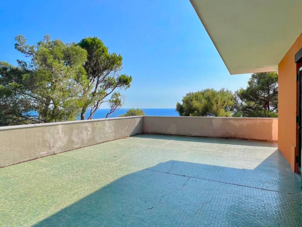 Appartamento a Bergeggi in Via Torre d'Ere, 40 - Foto 2