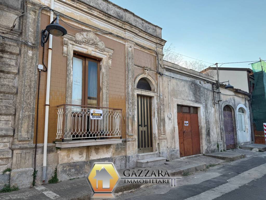 Casa indipendente a Canicattini bagni in via Alessandro Manzoni, 135 - Foto 2
