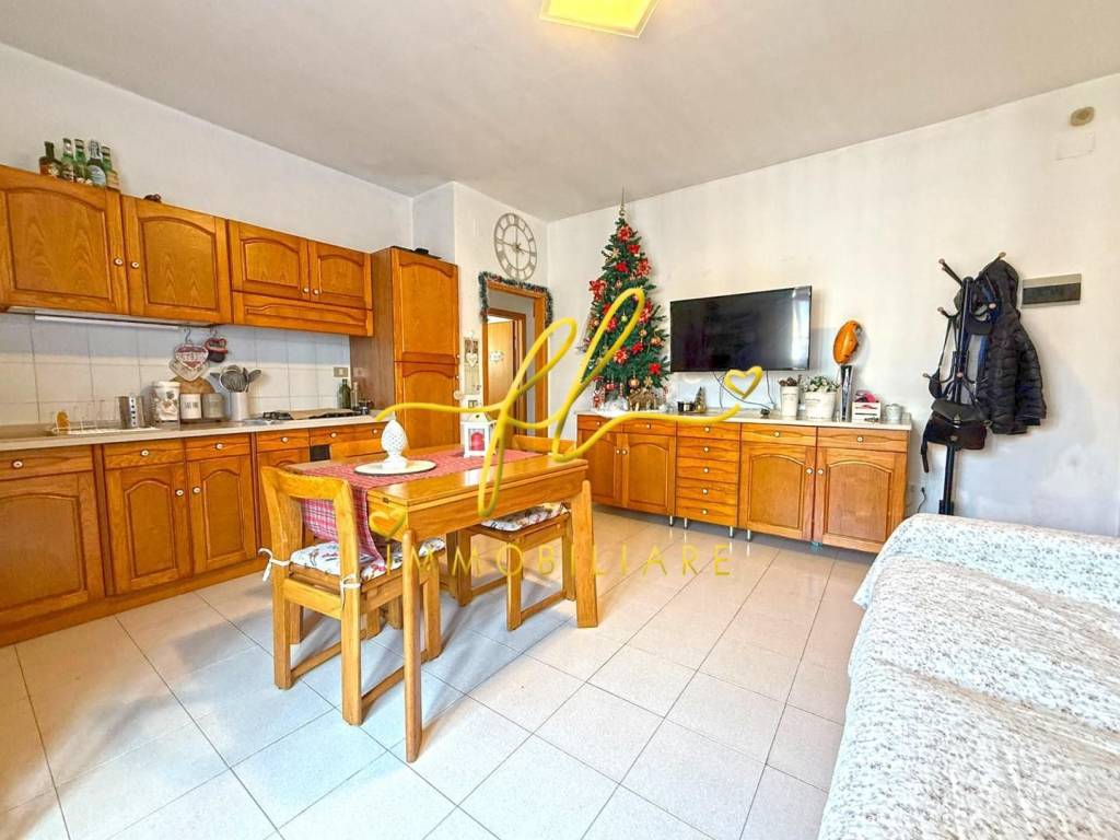 Appartamento a Cecina in Via Gilching, - Foto 5