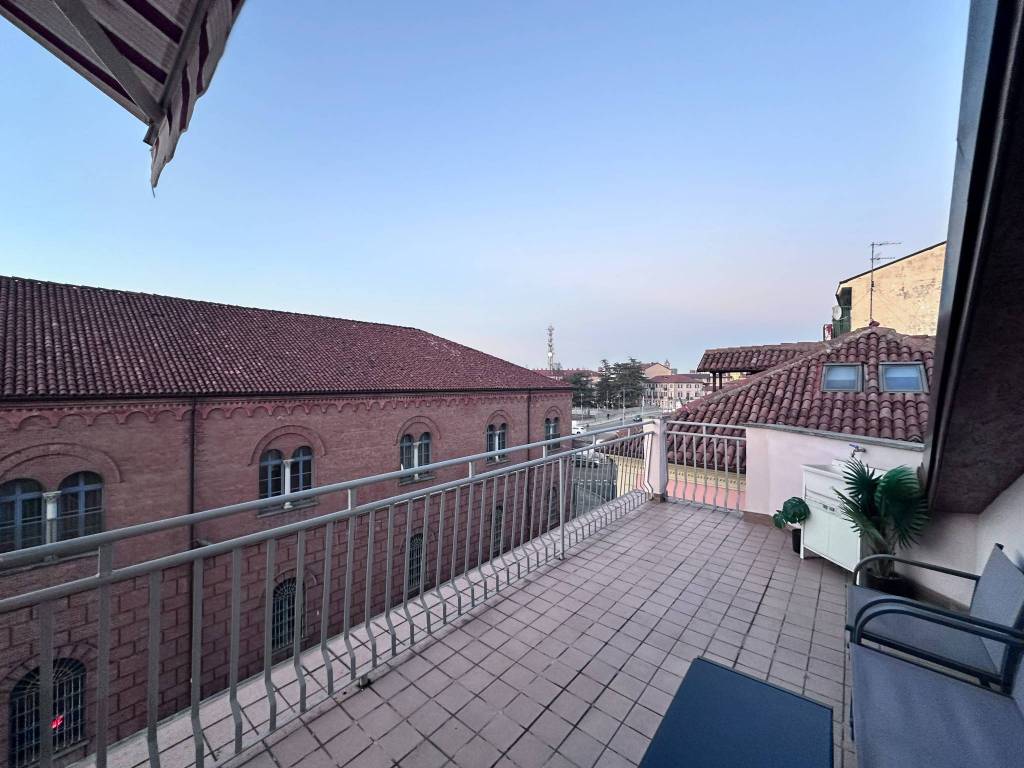 Appartamento a Alba in Viale Giovanni Vico, 18 - Foto 3