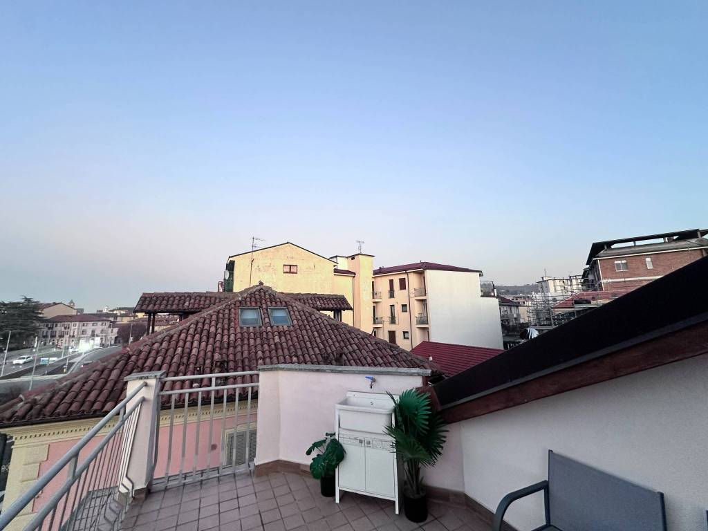 Appartamento a Alba in Viale Giovanni Vico, 18 - Foto 4