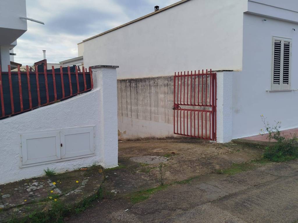 Box / garage a Sannicola in Via Giovanni da Verrazzano - Foto 3