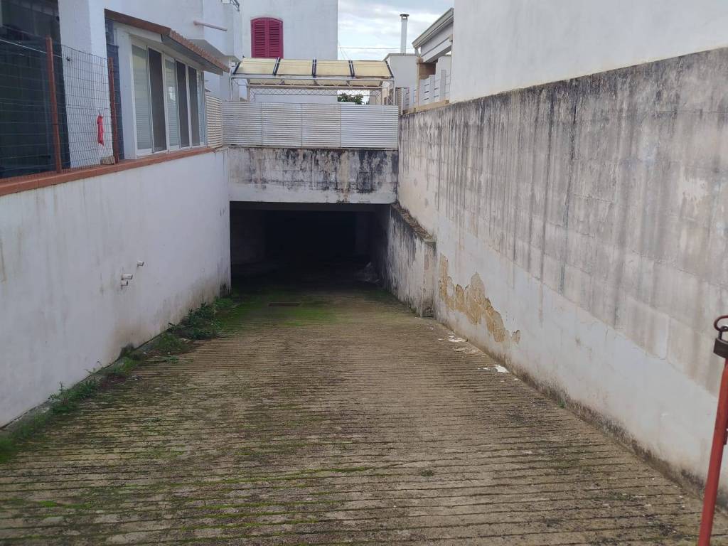 Box / garage a Sannicola in Via Giovanni da Verrazzano - Foto 4