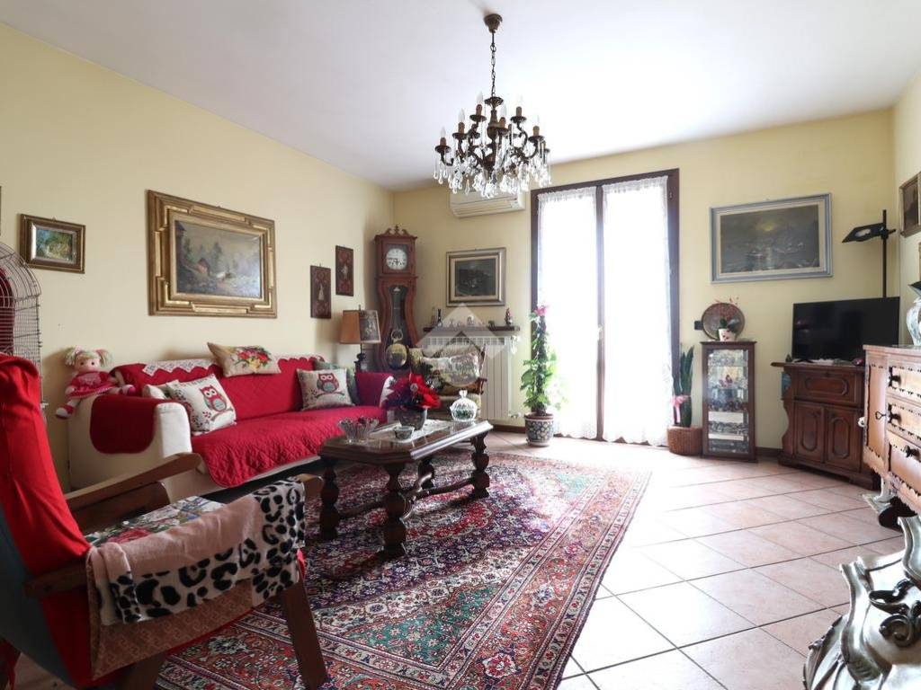 Appartamento a Porto mantovano in Via Gramsci, 1 - Foto 2