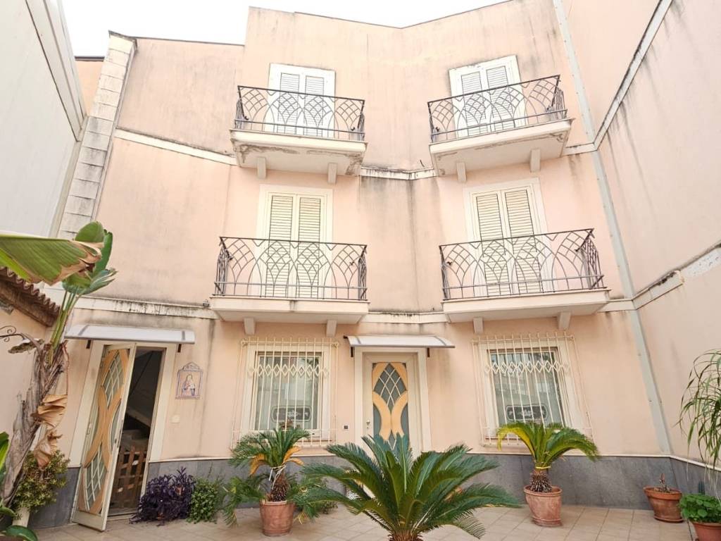 Palazzo / stabile a Misterbianco in Via della Libertà - Foto 3