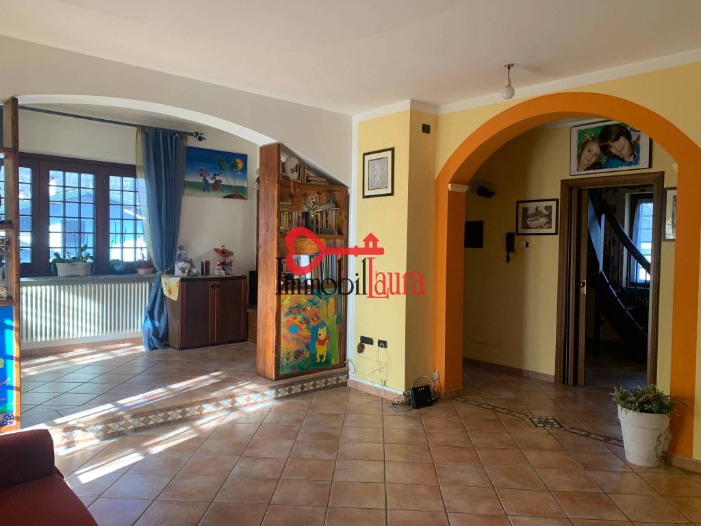 Appartamento a Besano in Via 24 Maggio - Foto 3