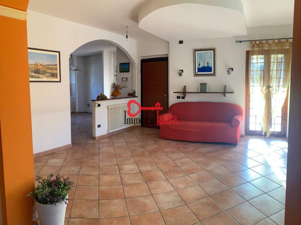 Appartamento a Besano in Via 24 Maggio - Foto 4