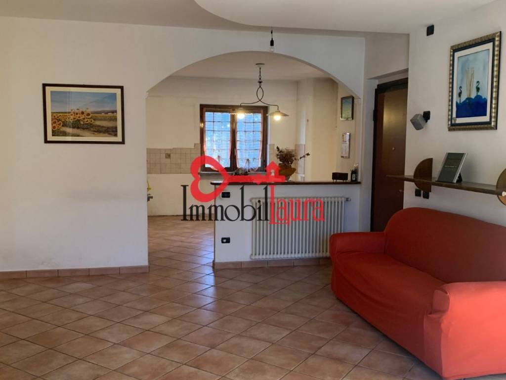 Appartamento a Besano in Via 24 Maggio - Foto 5