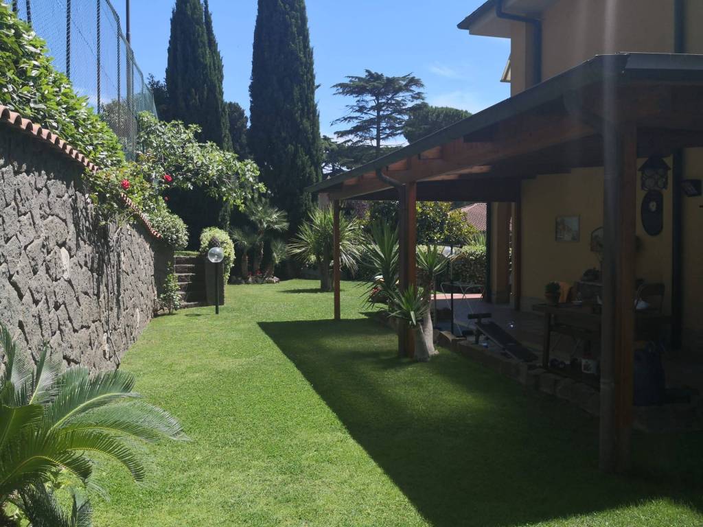 Villa a Grottaferrata in Viale San Bartolomeo - Foto 3