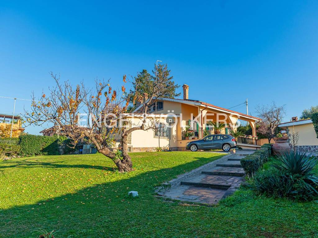 Villa a Frascati in Via Macchia dello Sterparo - Foto 2
