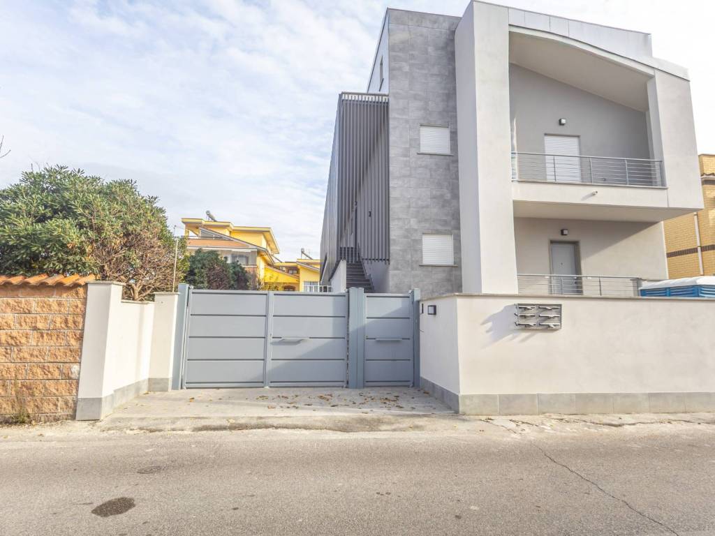 Appartamento a Fiumicino in Via del Portico Placidiano, 100 - Foto 4