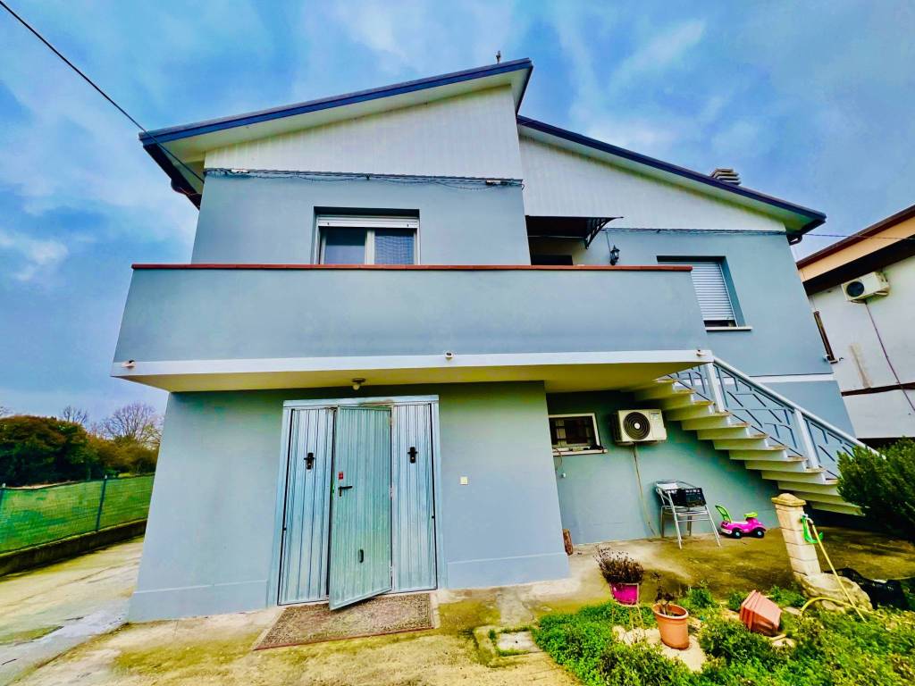 Villa a Riva del po in Via Bellaria - Foto 2
