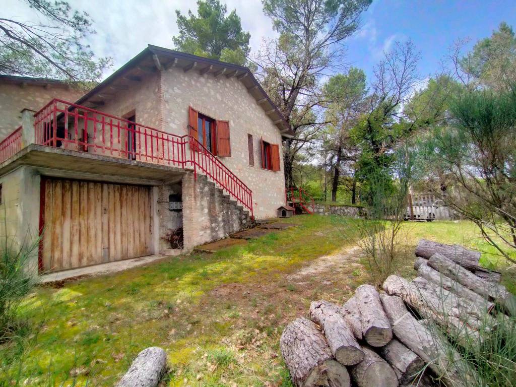 Casa indipendente a Spoleto in Strada Montelirossi - Foto 4