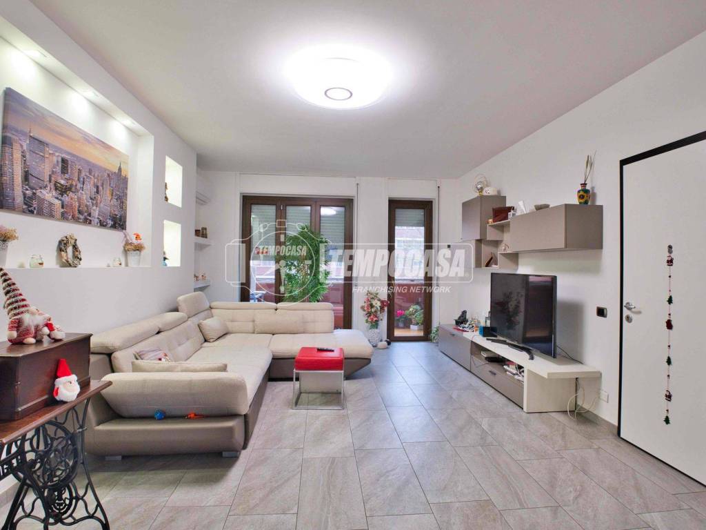 Appartamento a Novara in Via Antonio D'Enricis - Foto 2