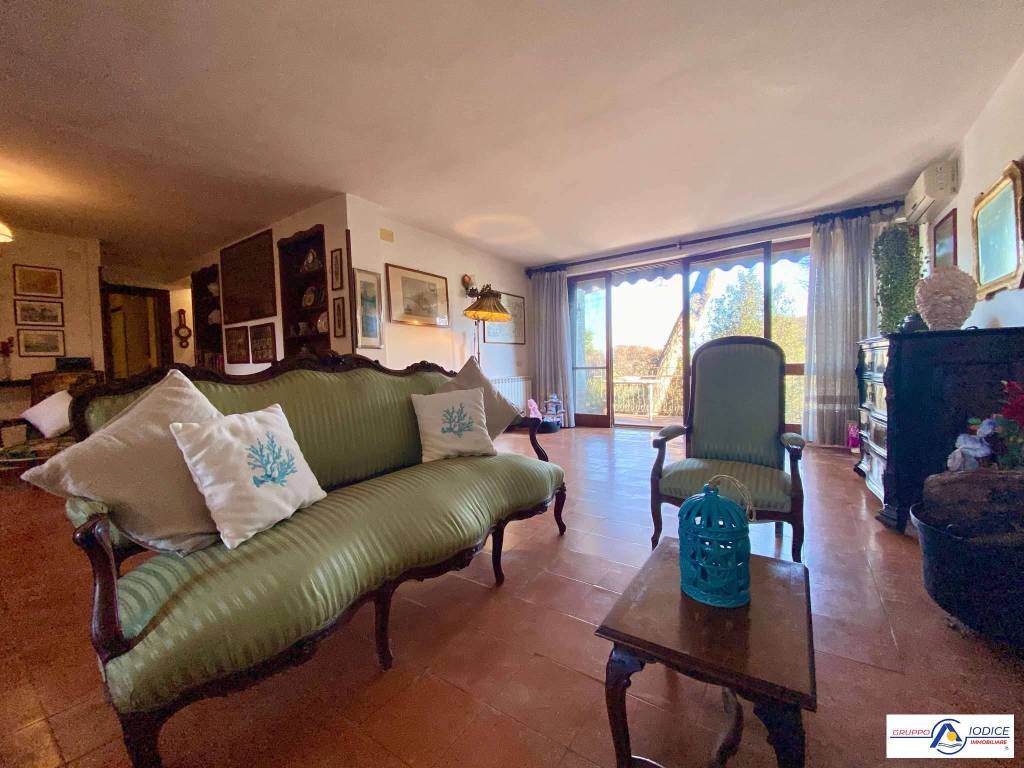 Villa a Sabaudia in Strada Lungomare Pontino, 10155 - Foto 5