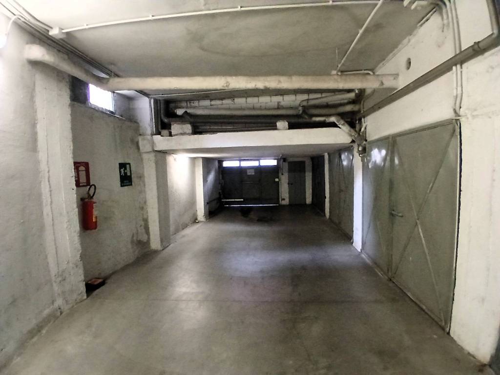 Box / garage a Sondrio in Via Romualdo Bonfadini, 2 - Foto 2