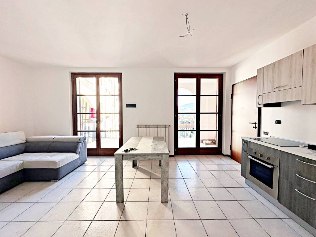 Appartamento a Pella in Via Francesco Petrarca, 2 - Foto 5