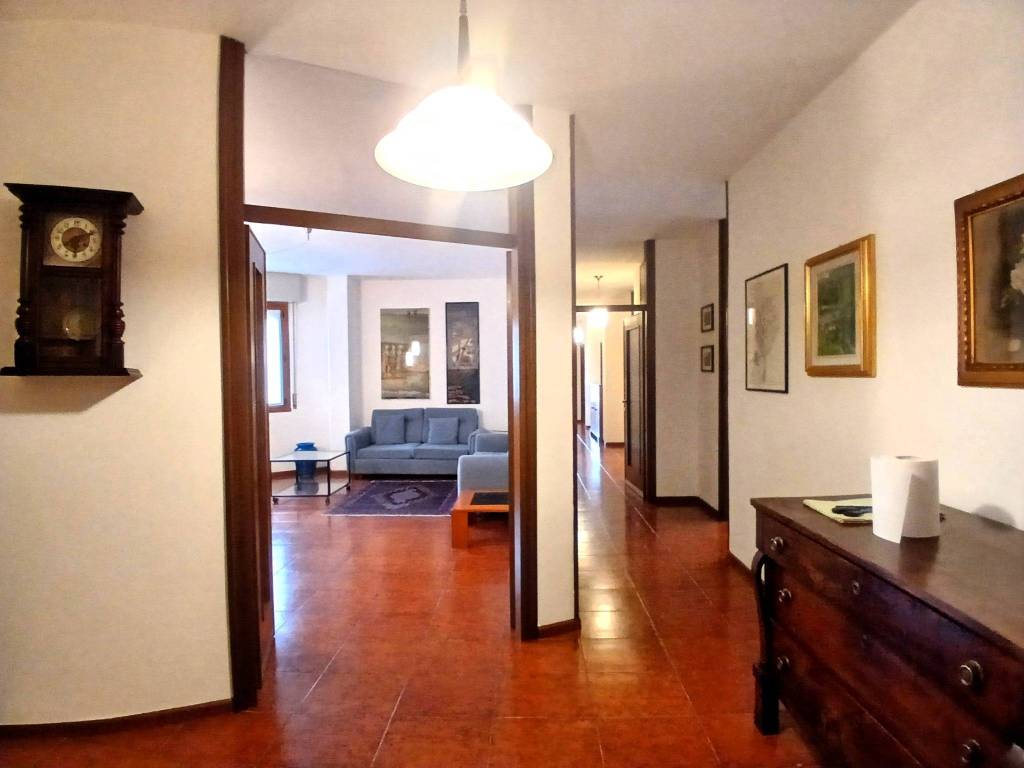 Appartamento a Sondrio in Via Giuseppe Mazzini, 9 - Foto 4