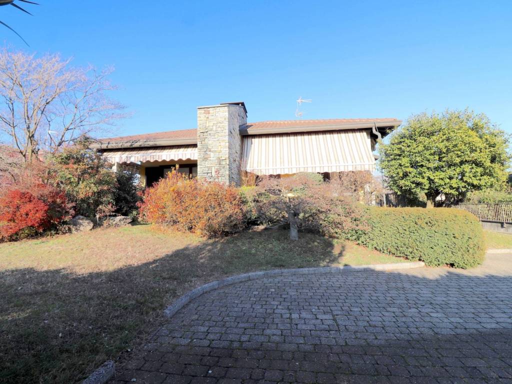 Villa a Sumirago in Via Aldo Moro - Foto 2