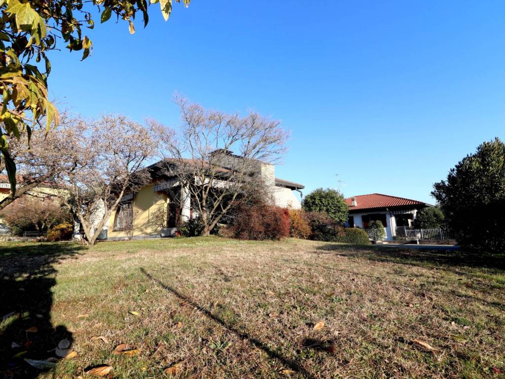 Villa a Sumirago in Via Aldo Moro - Foto 3