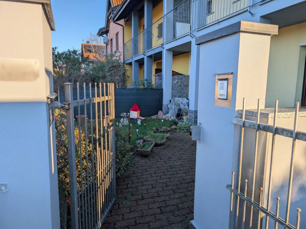 Villetta a schiera a Viggiù in Via Torrente Lanza - Foto 2