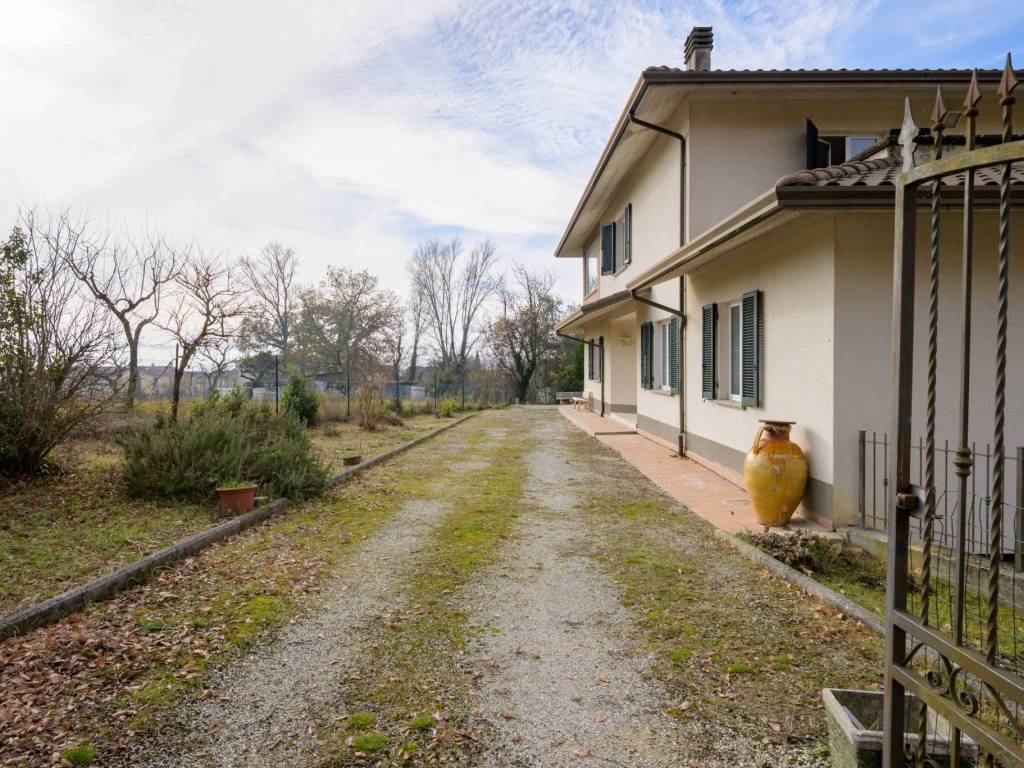 Villa a Gubbio in Via San Francesco, 18 - Foto 3
