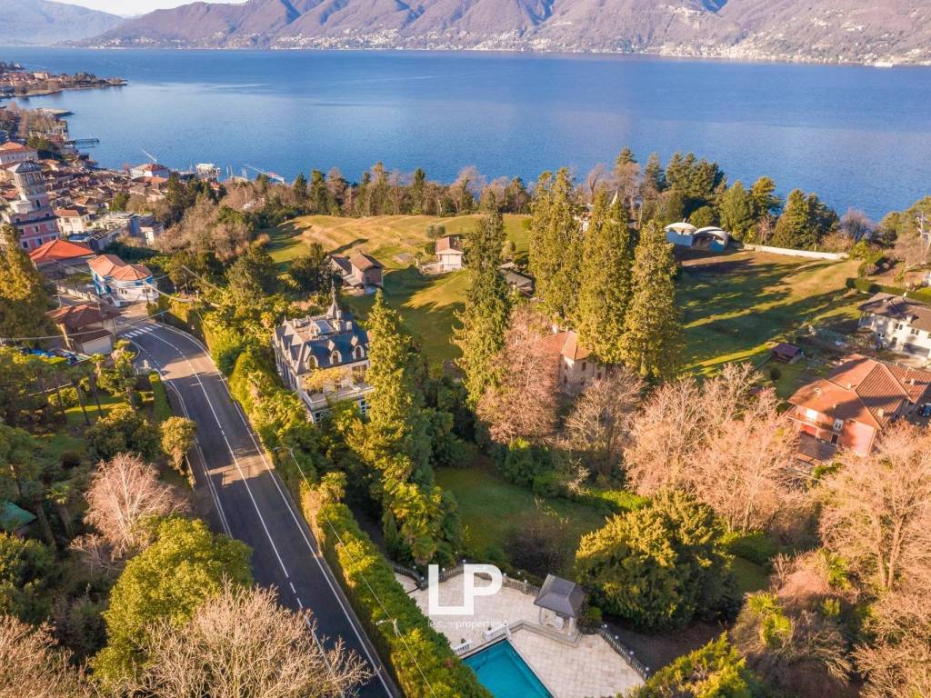 Villa a Luino in Via Lugano, 21A - Foto 4