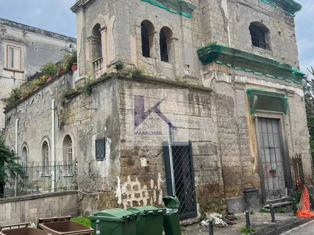 Palazzo / stabile a Portici in Via Zumbini, 14 - Foto 2