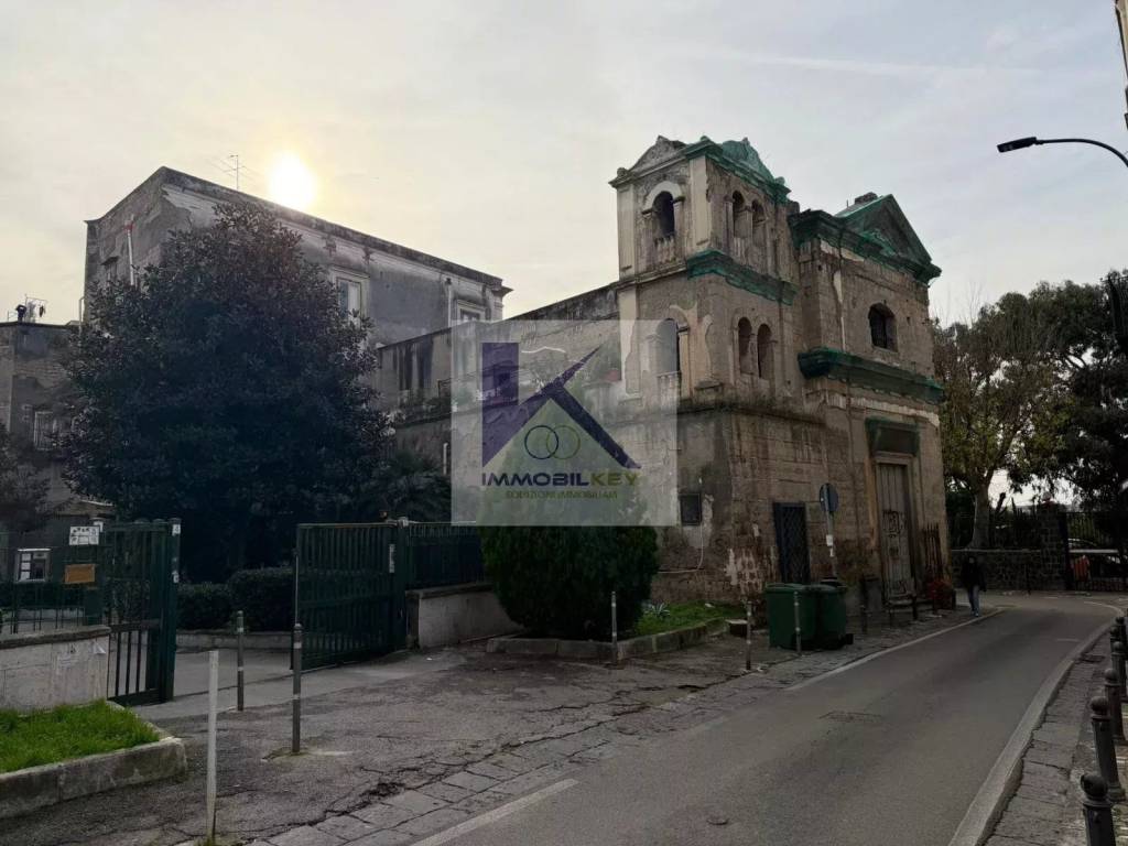 Palazzo / stabile a Portici in Via Zumbini, 14 - Foto 4