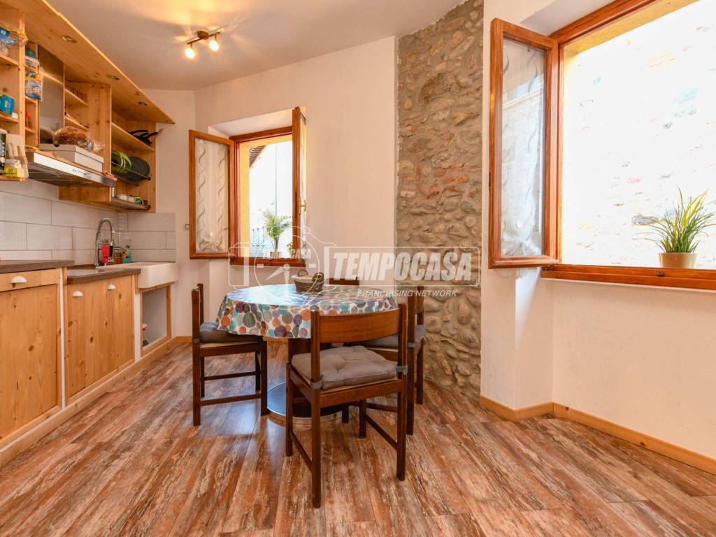Casa indipendente a San felice del benaco in Via dei Lauri, 8 - Foto 2