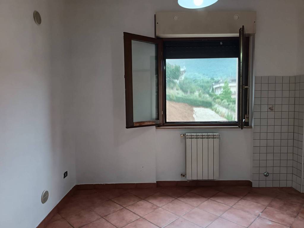 Appartamento a Colleferro in Via dei Larici - Foto 5
