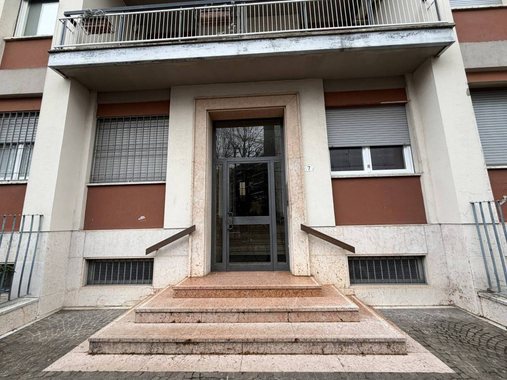 Appartamento a Verona in Via Fratelli Bandiera, 7 - Foto 2