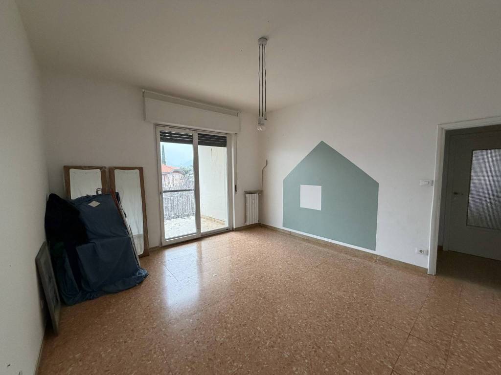 Appartamento a Verona in Via Fratelli Bandiera, 7 - Foto 3