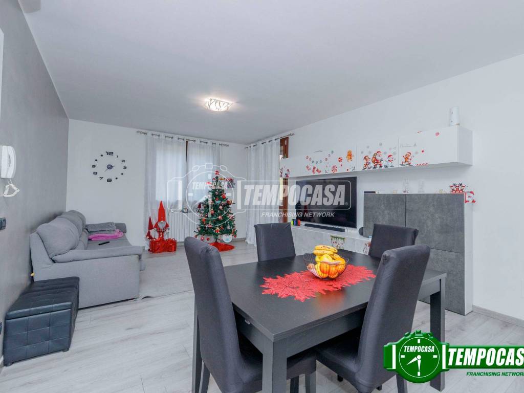 Appartamento a Certosa di pavia in Via Eugenio Montale - Foto 2