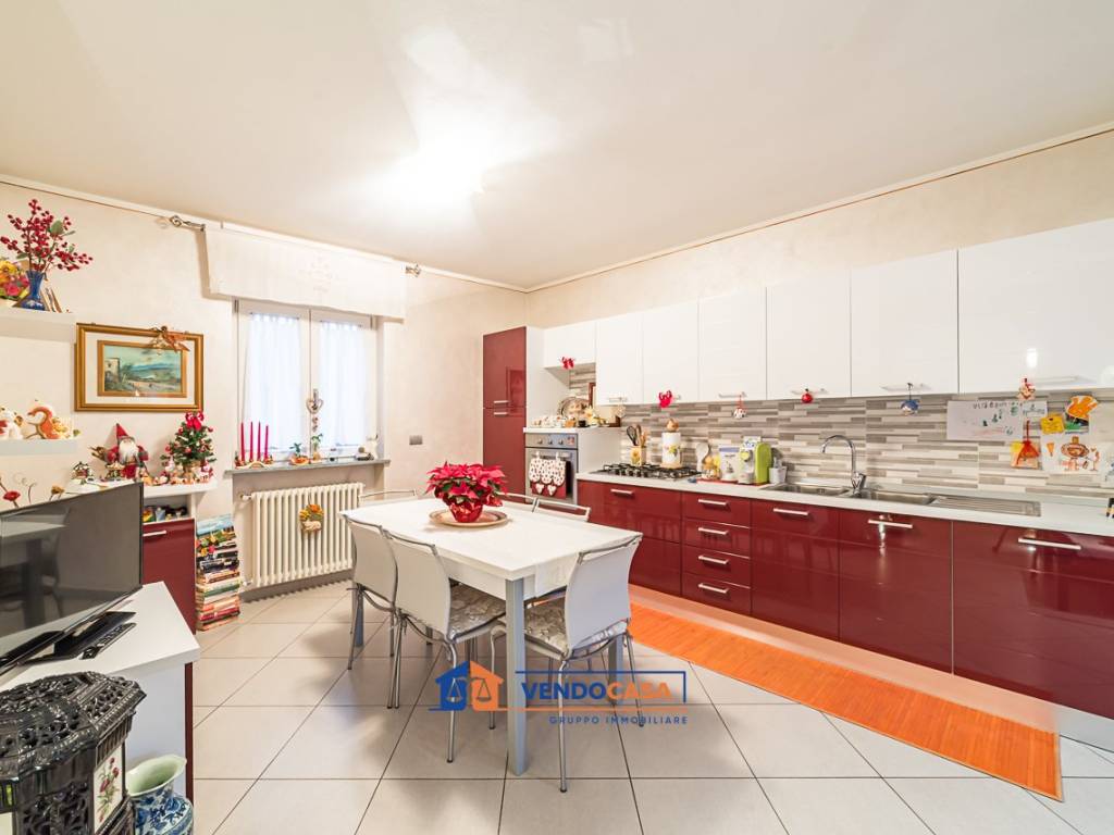 Appartamento a Dronero in Via Giovanni Battsita Cariolo, 9 - Foto 2