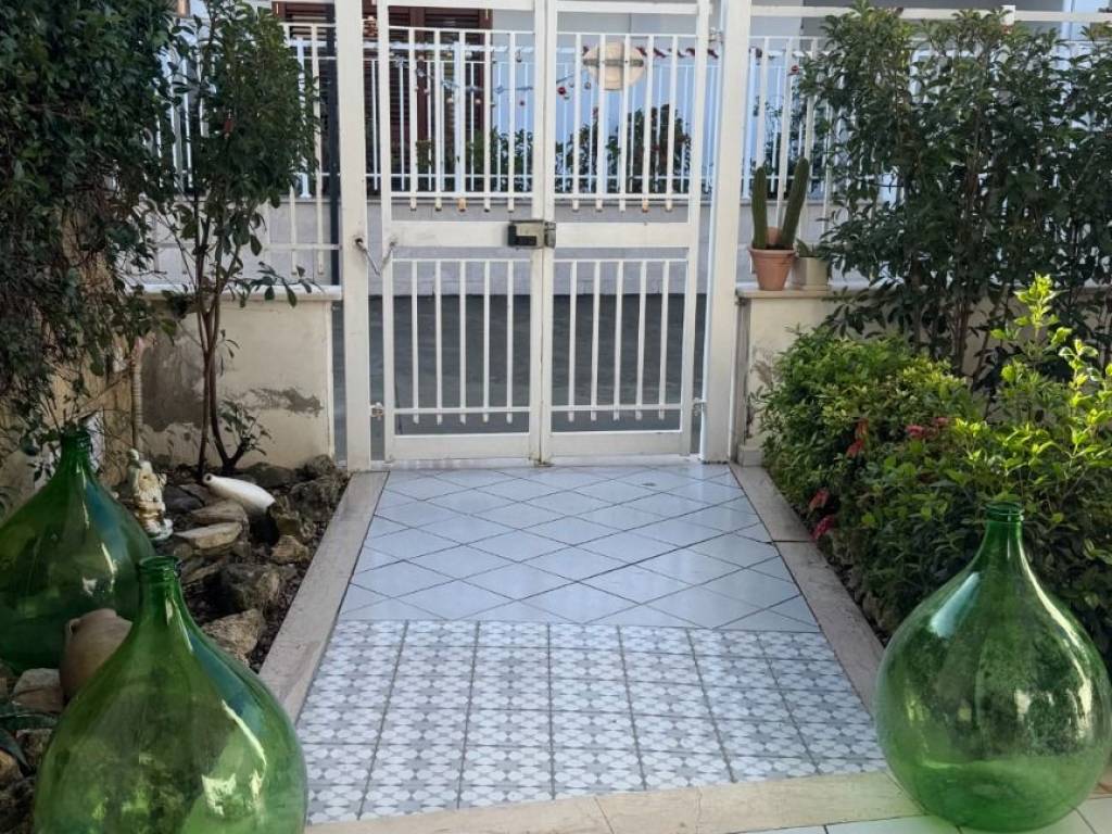 Villetta a schiera a Bisceglie in Via Giovanni Bovio - Foto 5