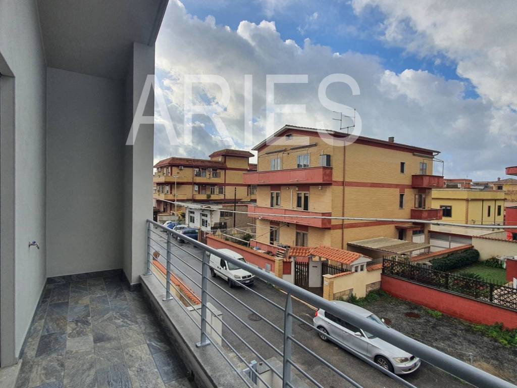 Appartamento a Fiumicino in Via del Portico Placidiano, 113 - Foto 2