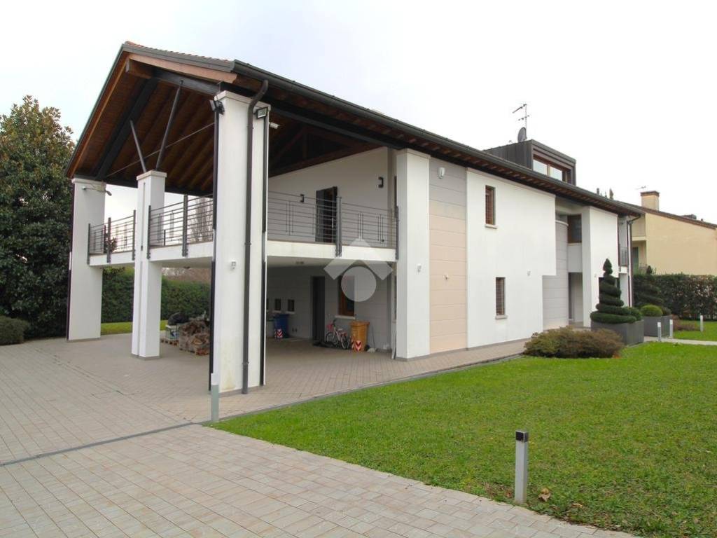 Villa a Montebelluna in Via Ospedale, 15 - Foto 2