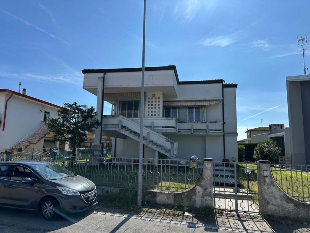 Villa a Rosolina in Via Pineta - Foto 2