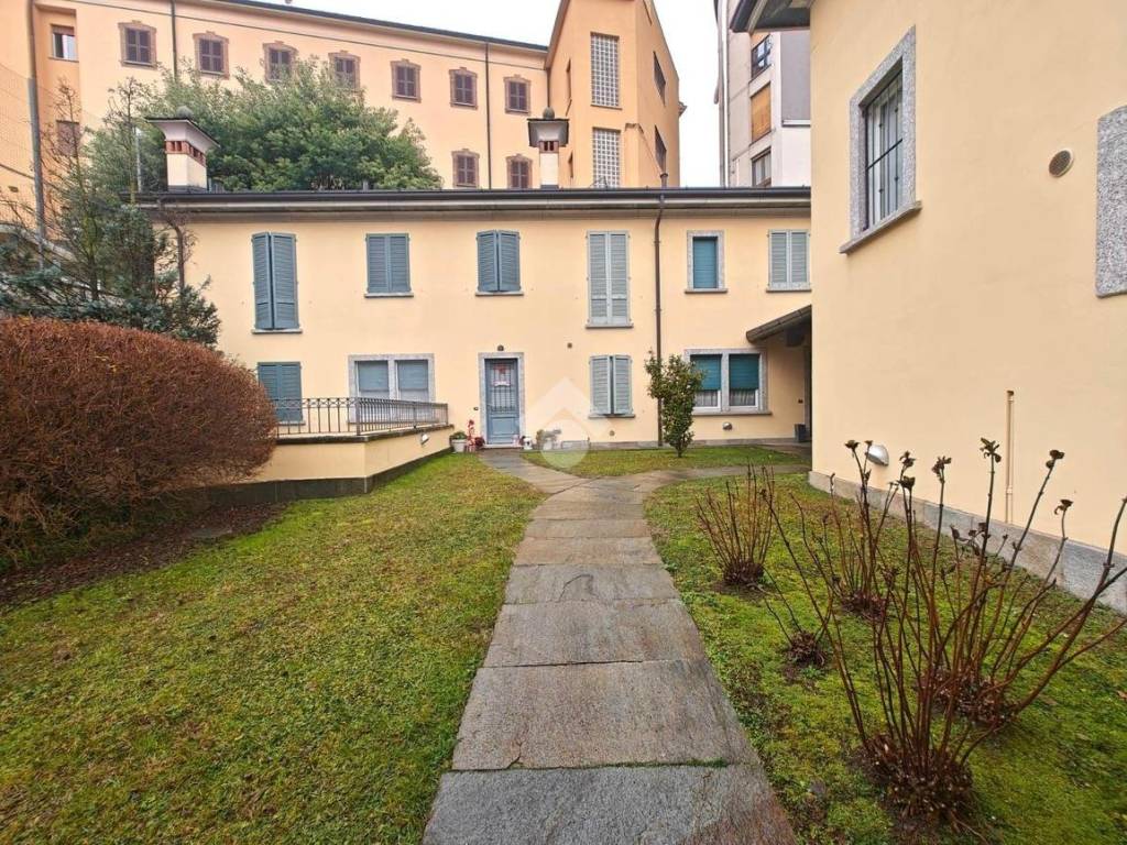 Appartamento a Cantù in Via Enrico Brambilla, 15 - Foto 2