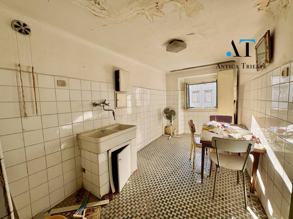 Appartamento a Trieste in Via Giosuè Carducci, 28 - Foto 2