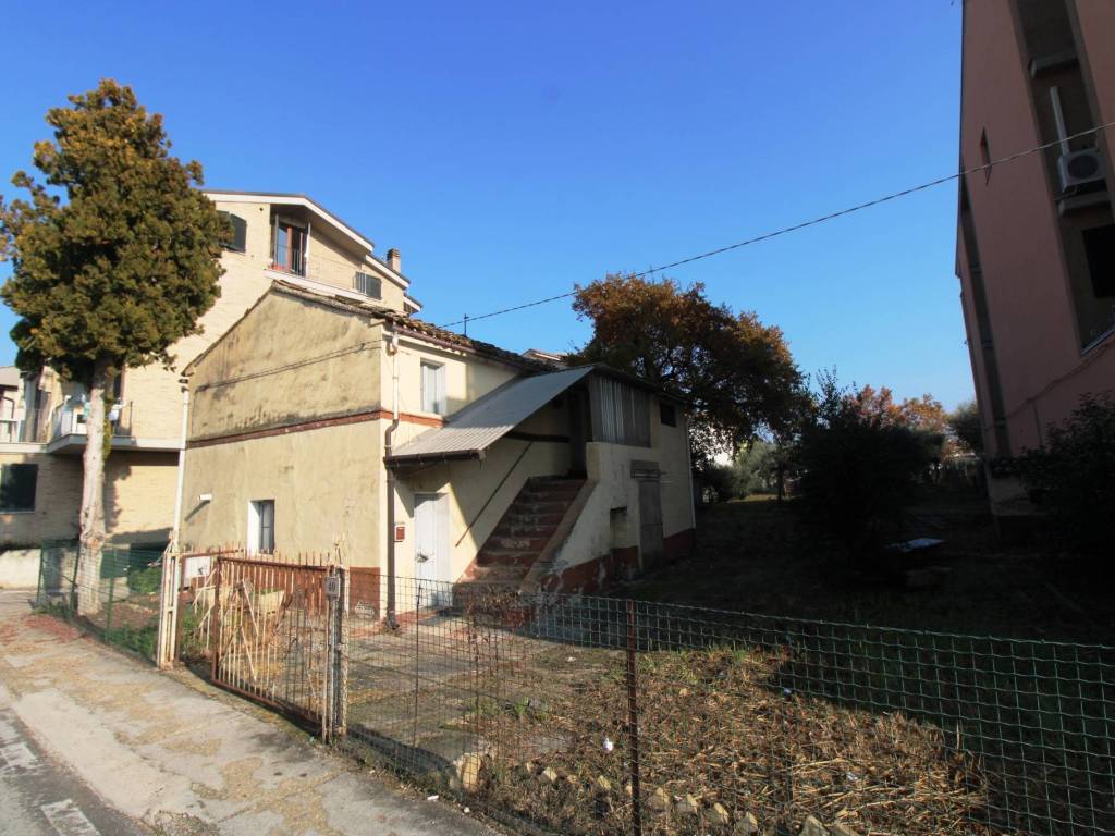 Casa indipendente a Montecosaro in Via Marche, 40 - Foto 3