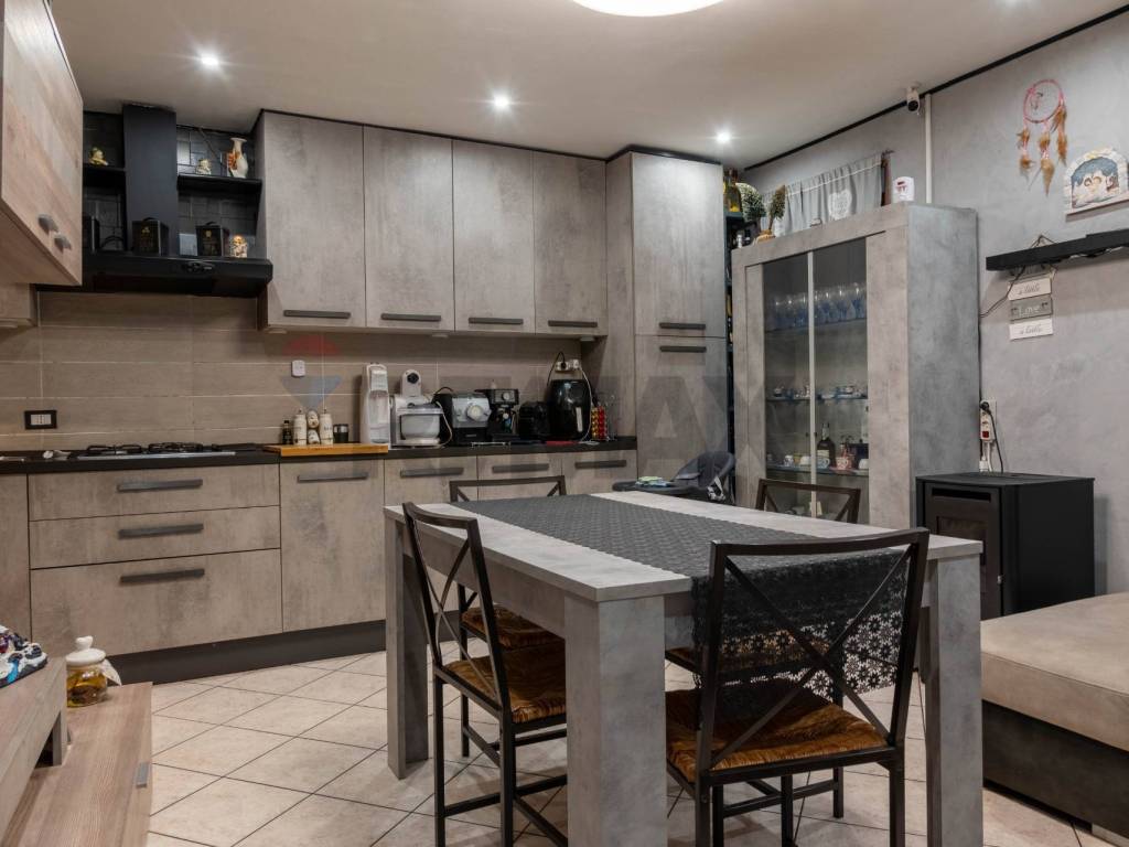 Casa indipendente a Galliate in Via Goffredo Mameli, 15 - Foto 2