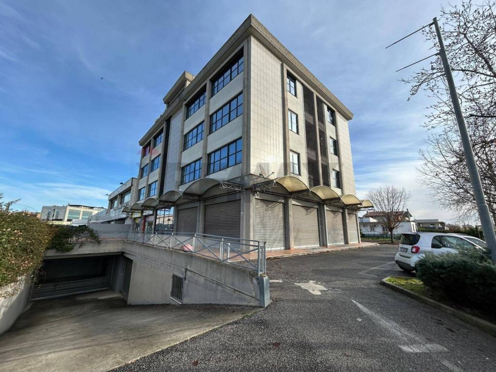 Box / garage a Aprilia in via mozart, 52 - Foto 3